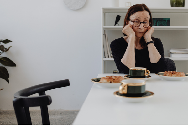 Quelle: Truecreatives Der leere Stuhl im Raum