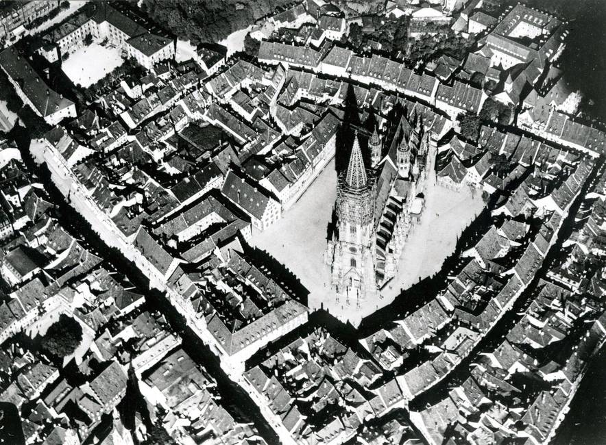 Münsterplatz Freiburg um 1918