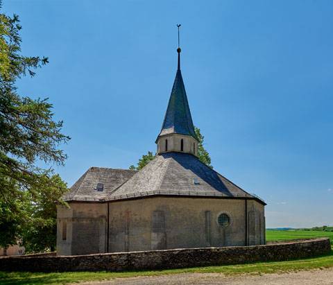 Quelle: Tilman2007 (https://commons.wikimedia.org/wiki/File:Oberwittighausen,_Kapelle_St._Sigismund_Wittighausen_20210522_168.jpg), „Oberwittighausen, Kapelle St. Sigismund Wittighausen 20210522 168“, https://creativecommons.org/licenses/by-sa/4.0/legalcode