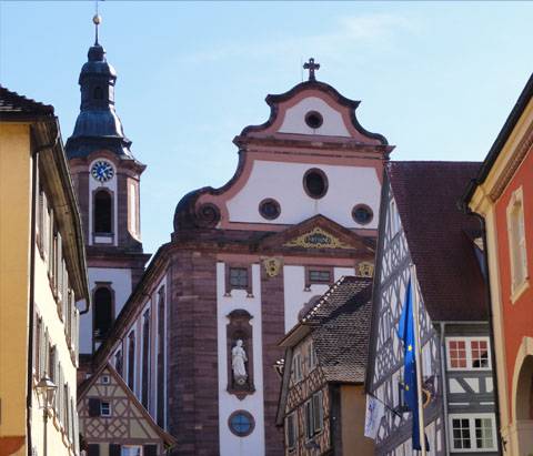 Quelle: © Ralph Hammann - Wikimedia Commons (https://commons.wikimedia.org/wiki/File:Ettenheim_StBartholomäus01.jpg), „Ettenheim StBartholomäus01“, https://creativecommons.org/licenses/by-sa/4.0/legalcode