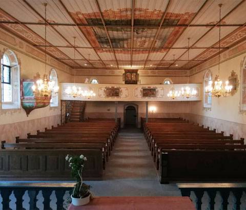 Quelle: Subbass1 (https://commons.wikimedia.org/wiki/File:Stockach,_Loretokapelle,_Orgel_(4).jpg), „Stockach, Loretokapelle, Orgel (4)“, https://creativecommons.org/licenses/by-sa/4.0/legalcode