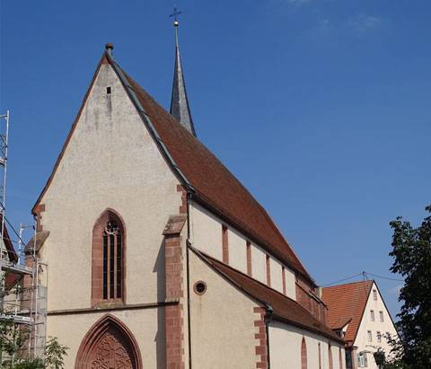Quelle: Giftzwerg 88 (https://commons.wikimedia.org/wiki/File:St._Magdalena_Kirche_Tiefenbronn_04.jpg), „St. Magdalena Kirche Tiefenbronn 04“, https://creativecommons.org/licenses/by-sa/4.0/legalcode