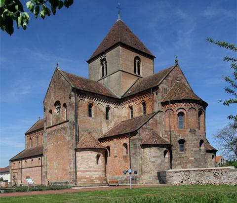 Quelle: Gerd Eichmann (https://commons.wikimedia.org/wiki/File:Schwarzach-Muenster-17-von_Suedost-gje.jpg), „Schwarzach-Muenster-17-von Suedost-gje“, https://creativecommons.org/licenses/by-sa/4.0/legalcode
