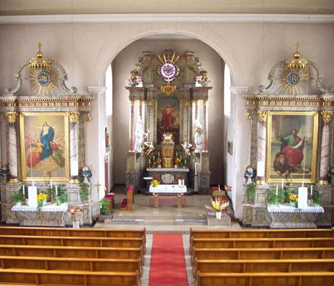 Quelle: Original uploader was Kkilian72 at de.wikipedia (Original text : Fotograf: Karsten Kilian, Url: http://www.markenlexikon.com) (https://commons.wikimedia.org/wiki/File:Dorfkirche_St._Markus_(Unterbalbach).jpg), „Dorfkirche St. Markus (Unterbalbach)“, https://creativecommons.org/licenses/by-sa/3.0/legalcode