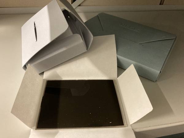 Quelle: EAF, ID 7 Glasplatten unterschiedlicher Größe